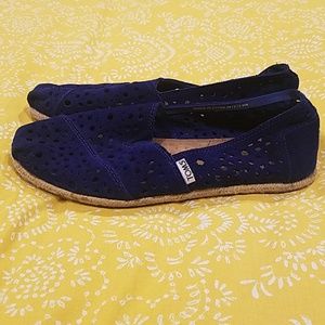 Tom's royal blue laser cut out flats size 8